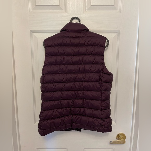 Women’s Puffer Vest - Picture 3 of 3